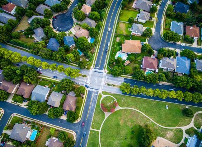 How to Choose the Right Neighborhood to Buy a Home
